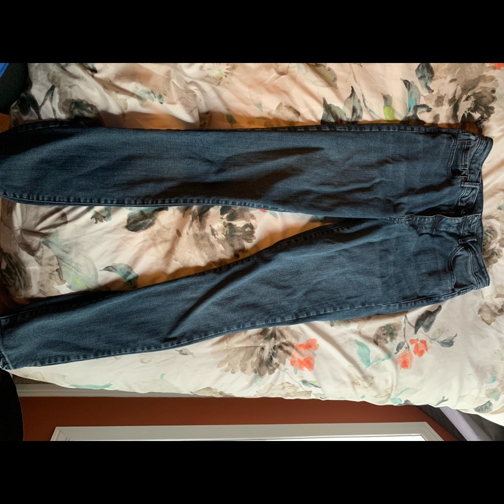 Barely worn high rise skinny jeans